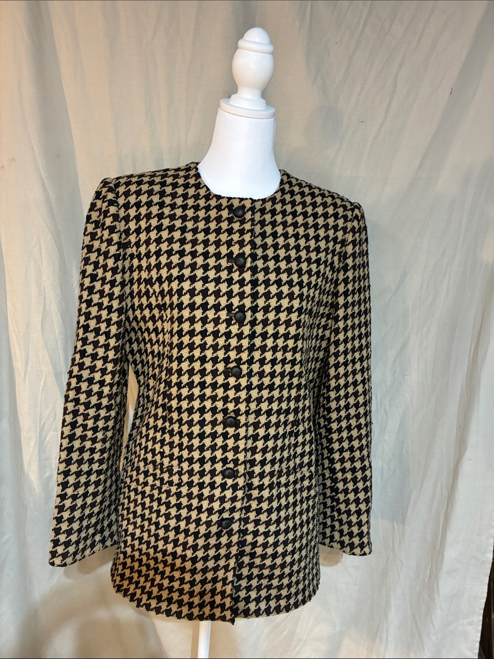 Carlisle Black & Cream Houndstooth Button Jacket